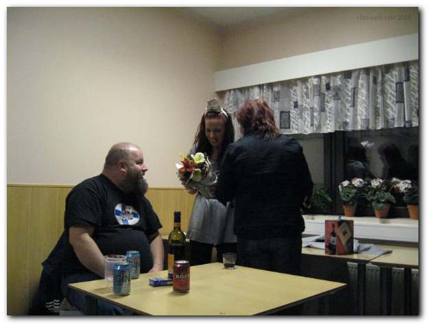 624x474 pixels (29K)